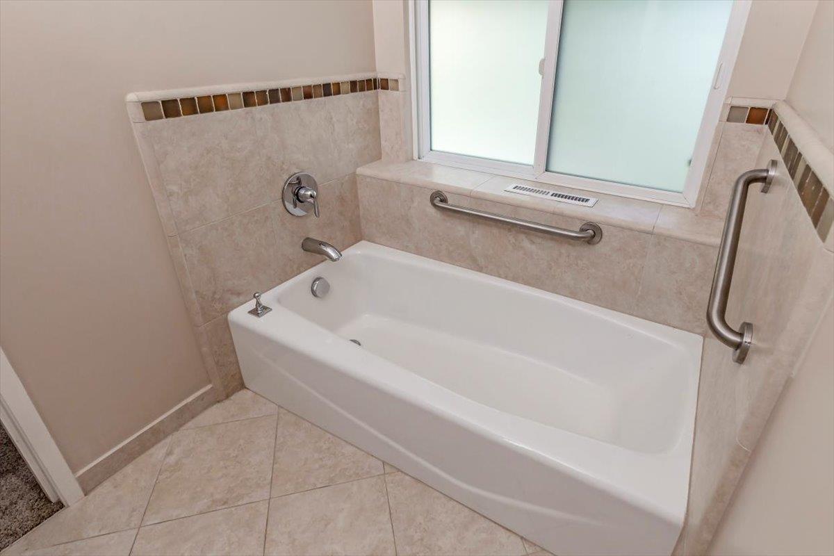 Detail Gallery Image 32 of 47 For 13434 Old Oak Way, Saratoga,  CA 95070 - 6 Beds | 3/1 Baths