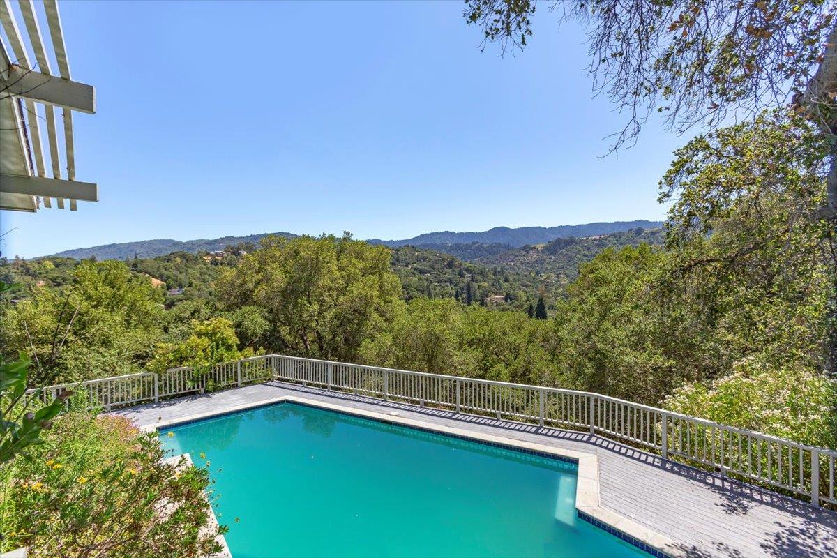 Detail Gallery Image 39 of 47 For 13434 Old Oak Way, Saratoga,  CA 95070 - 6 Beds | 3/1 Baths