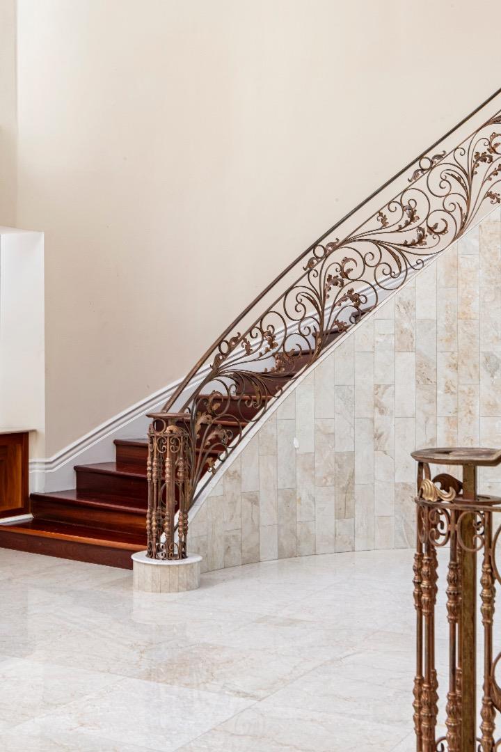 Detail Gallery Image 11 of 18 For 1 Reids Roost Rd, Woodside,  CA 94062 - 4 Beds | 4/4 Baths