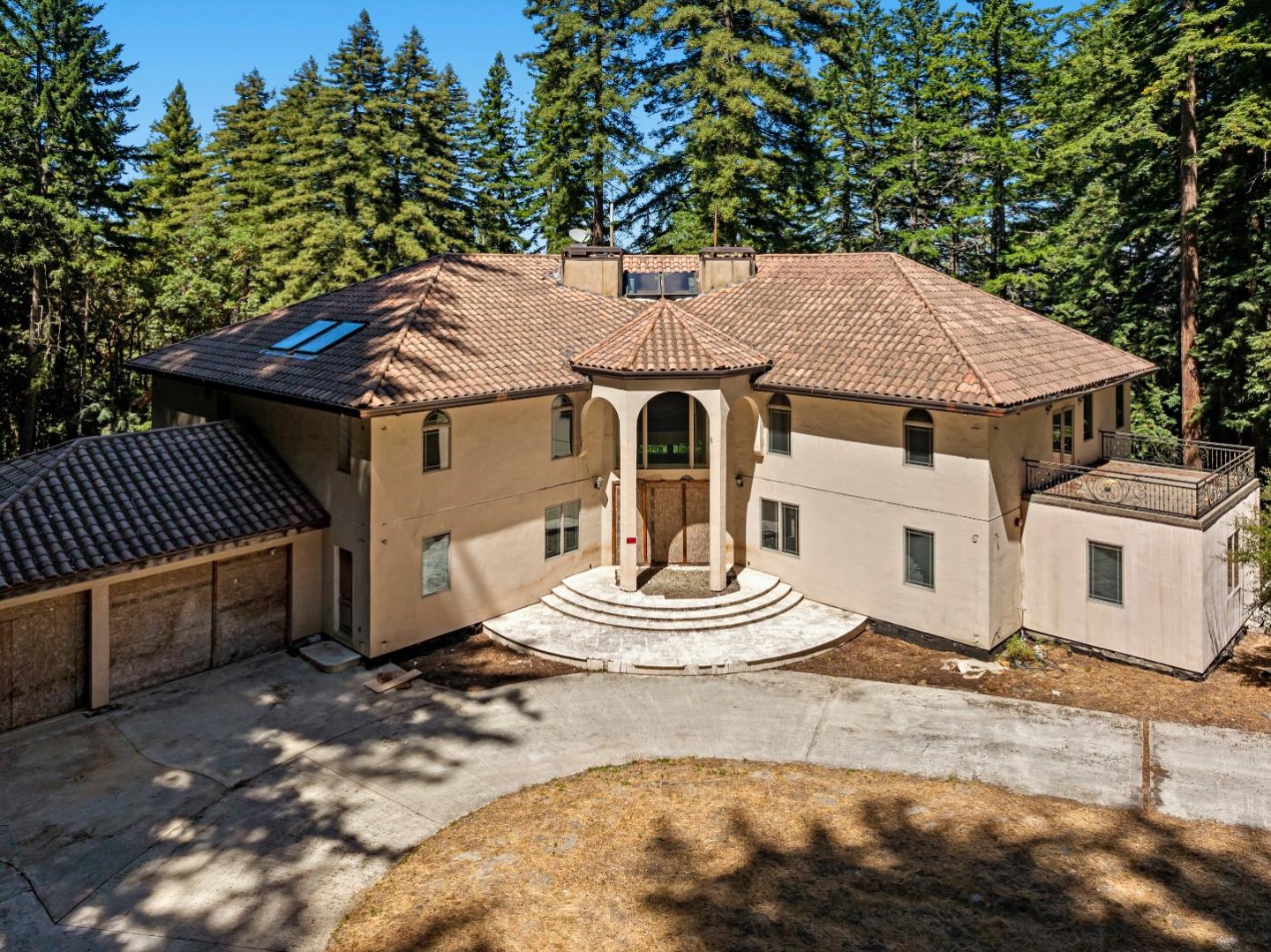 Detail Gallery Image 2 of 18 For 1 Reids Roost Rd, Woodside,  CA 94062 - 4 Beds | 4/4 Baths