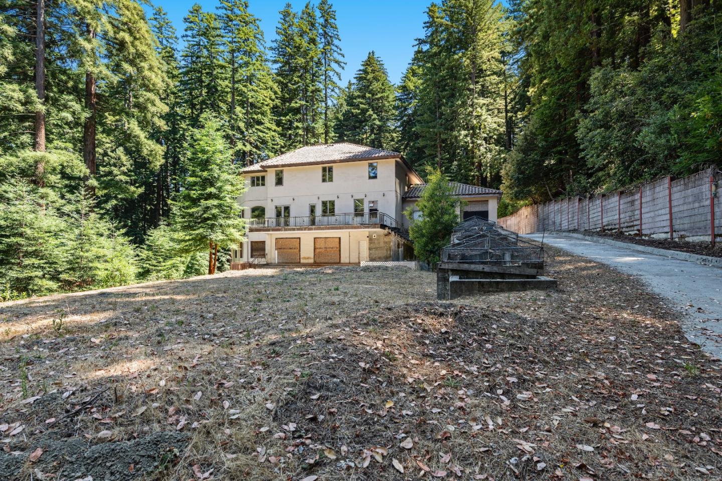 Detail Gallery Image 3 of 18 For 1 Reids Roost Rd, Woodside,  CA 94062 - 4 Beds | 4/4 Baths