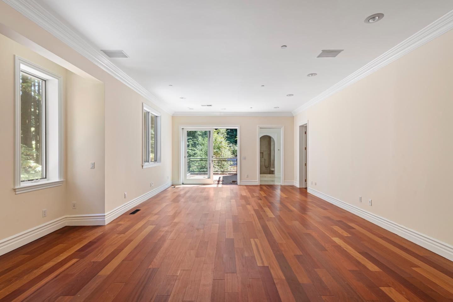 Detail Gallery Image 6 of 18 For 1 Reids Roost Rd, Woodside,  CA 94062 - 4 Beds | 4/4 Baths