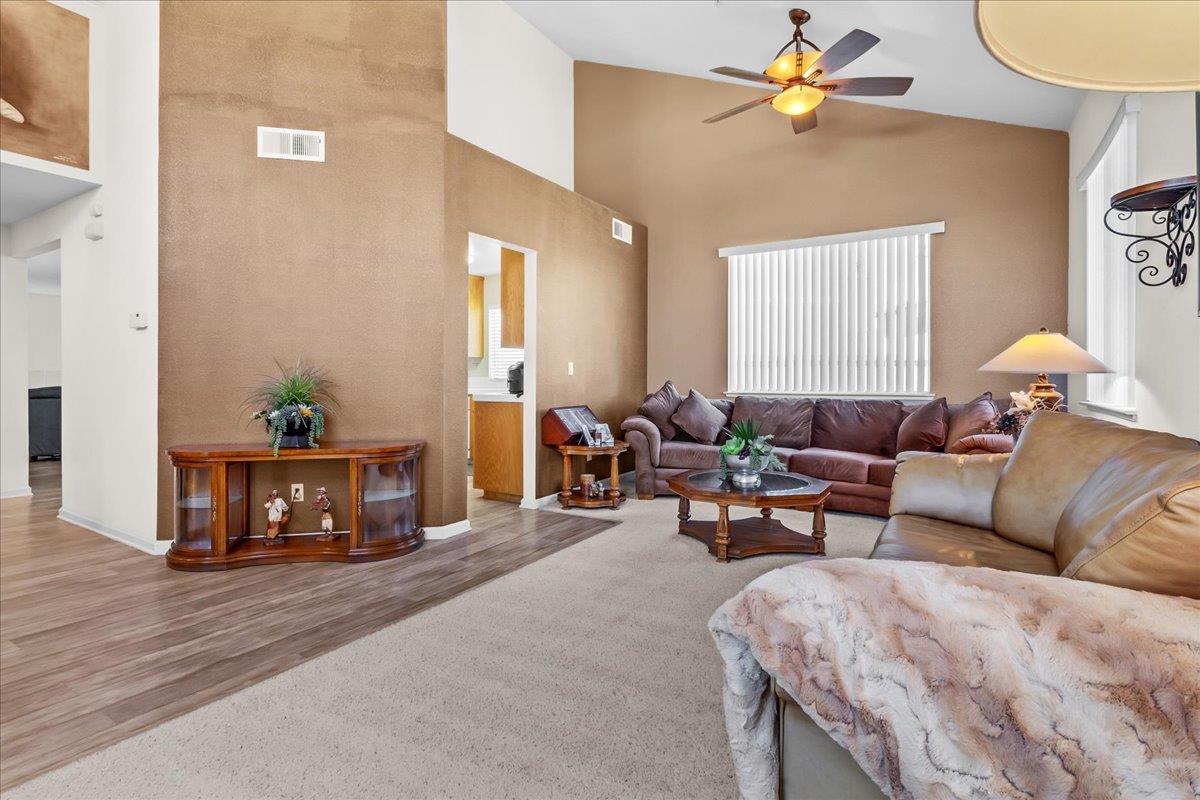 Detail Gallery Image 13 of 46 For 1851 Burgundy Cir, Gonzales,  CA 93926 - 5 Beds | 3 Baths