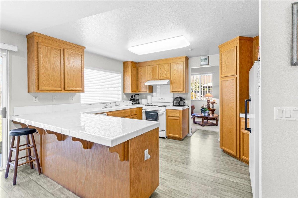 Detail Gallery Image 14 of 46 For 1851 Burgundy Cir, Gonzales,  CA 93926 - 5 Beds | 3 Baths