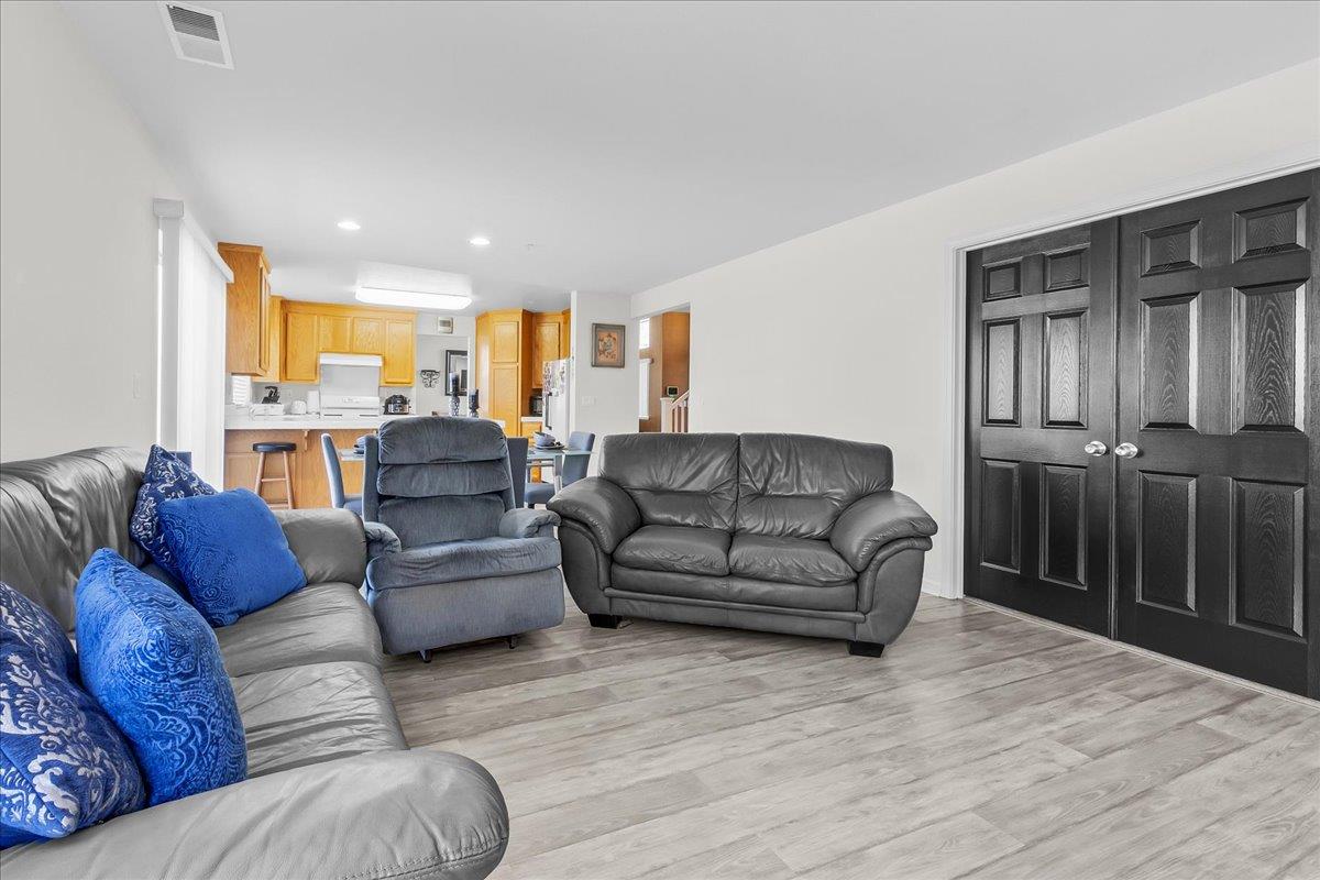 Detail Gallery Image 18 of 46 For 1851 Burgundy Cir, Gonzales,  CA 93926 - 5 Beds | 3 Baths