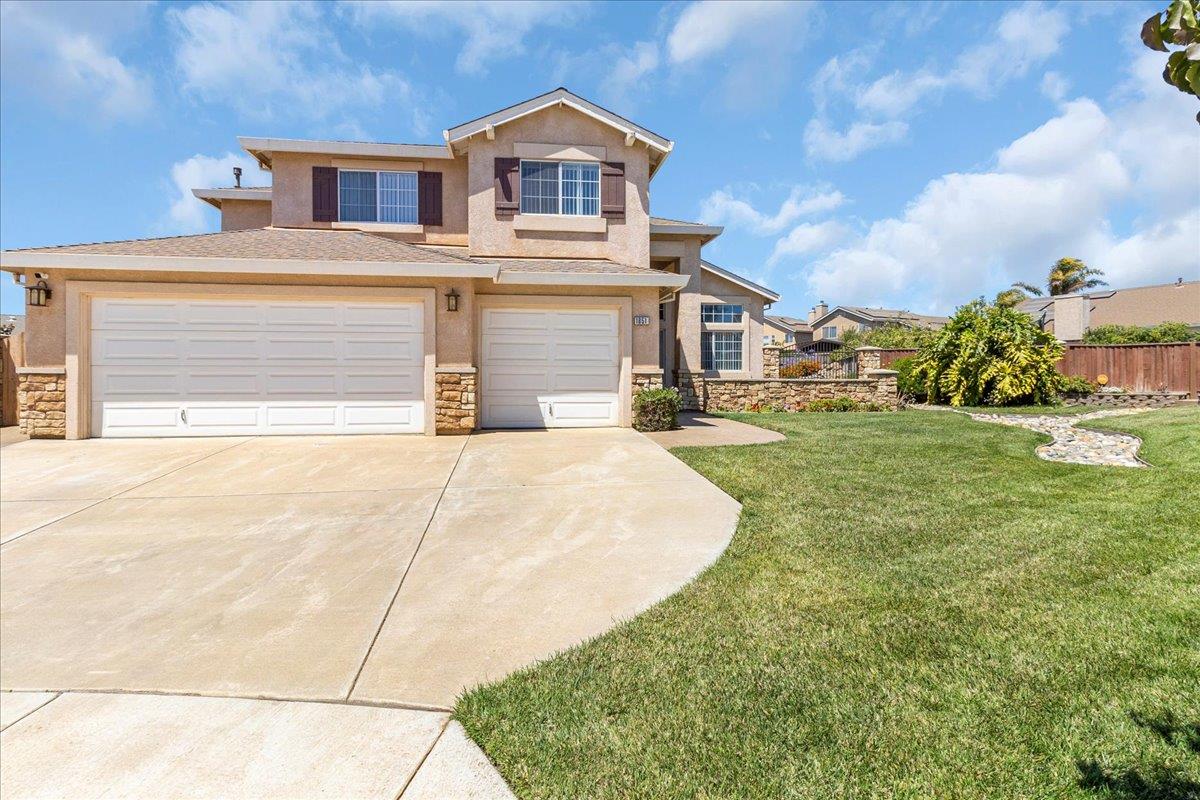 Detail Gallery Image 2 of 46 For 1851 Burgundy Cir, Gonzales,  CA 93926 - 5 Beds | 3 Baths
