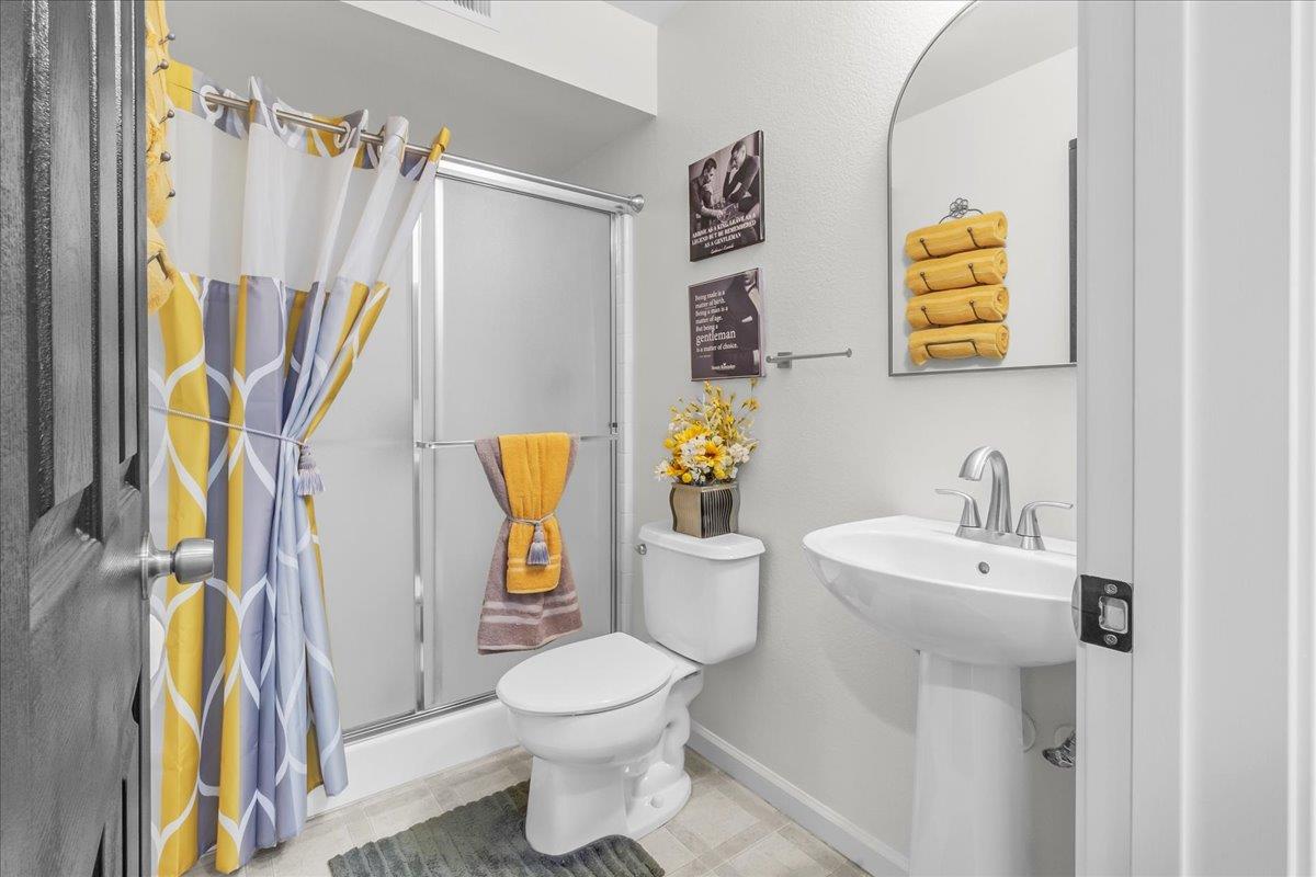 Detail Gallery Image 22 of 46 For 1851 Burgundy Cir, Gonzales,  CA 93926 - 5 Beds | 3 Baths