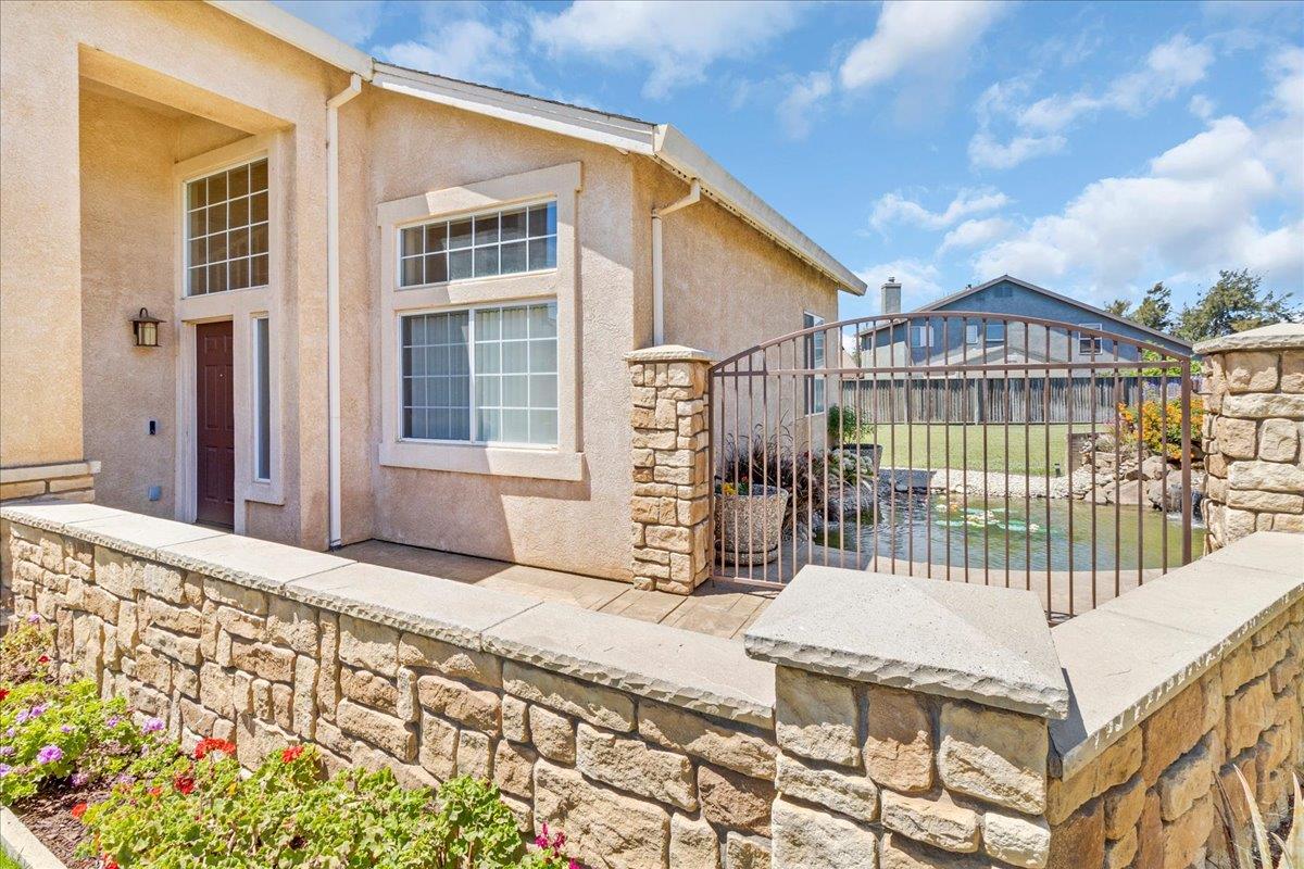 Detail Gallery Image 7 of 46 For 1851 Burgundy Cir, Gonzales,  CA 93926 - 5 Beds | 3 Baths