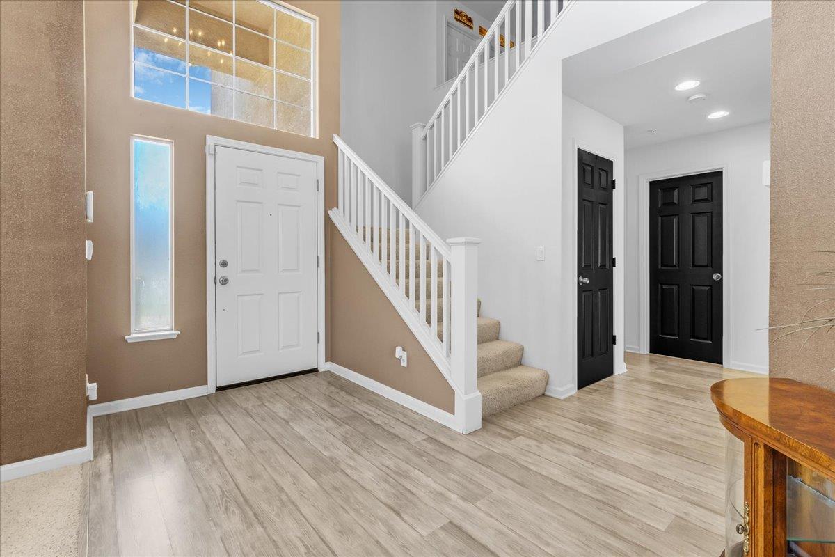 Detail Gallery Image 8 of 46 For 1851 Burgundy Cir, Gonzales,  CA 93926 - 5 Beds | 3 Baths
