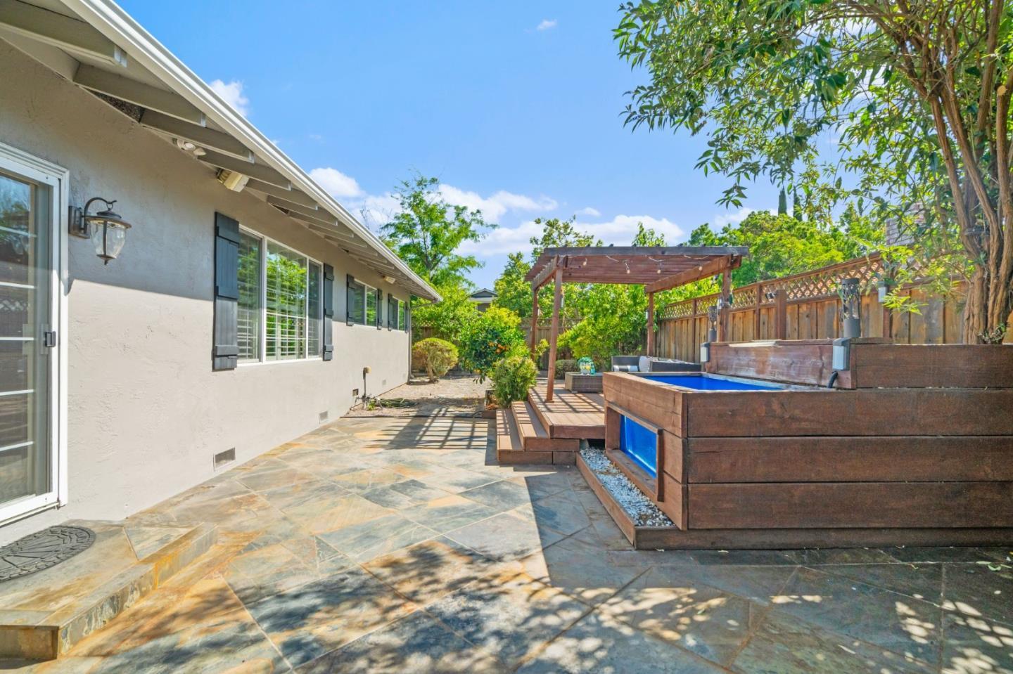 Detail Gallery Image 25 of 34 For 5749 San Lorenzo Dr, San Jose,  CA 95123 - 4 Beds | 2 Baths