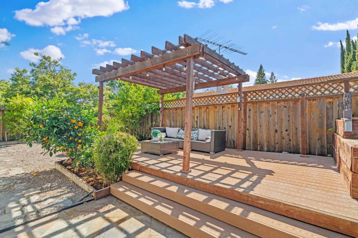 Detail Gallery Image 26 of 34 For 5749 San Lorenzo Dr, San Jose,  CA 95123 - 4 Beds | 2 Baths