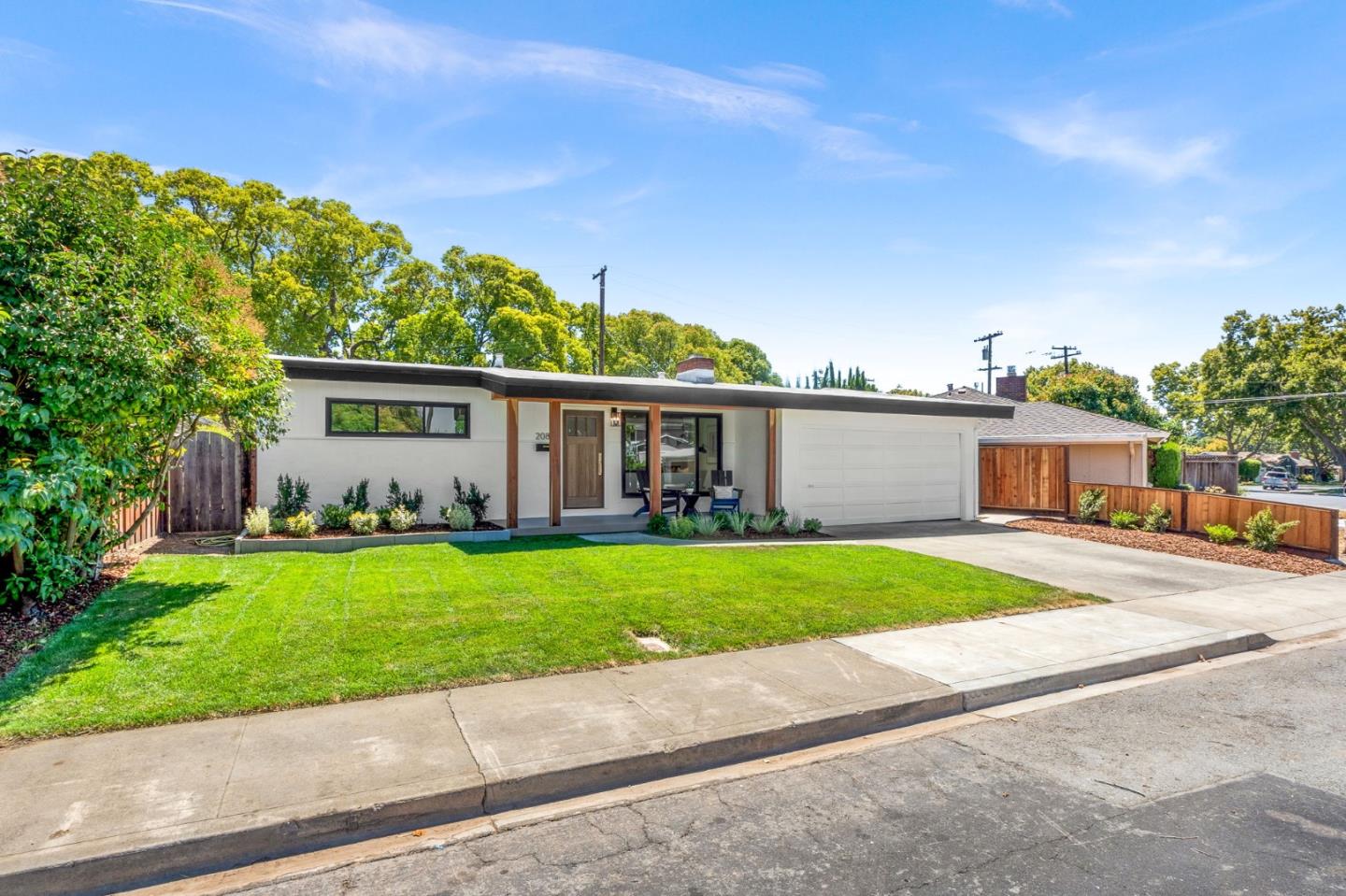 Detail Gallery Image 3 of 37 For 2082 Juliana Ct, Santa Clara,  CA 95050 - 3 Beds | 2 Baths