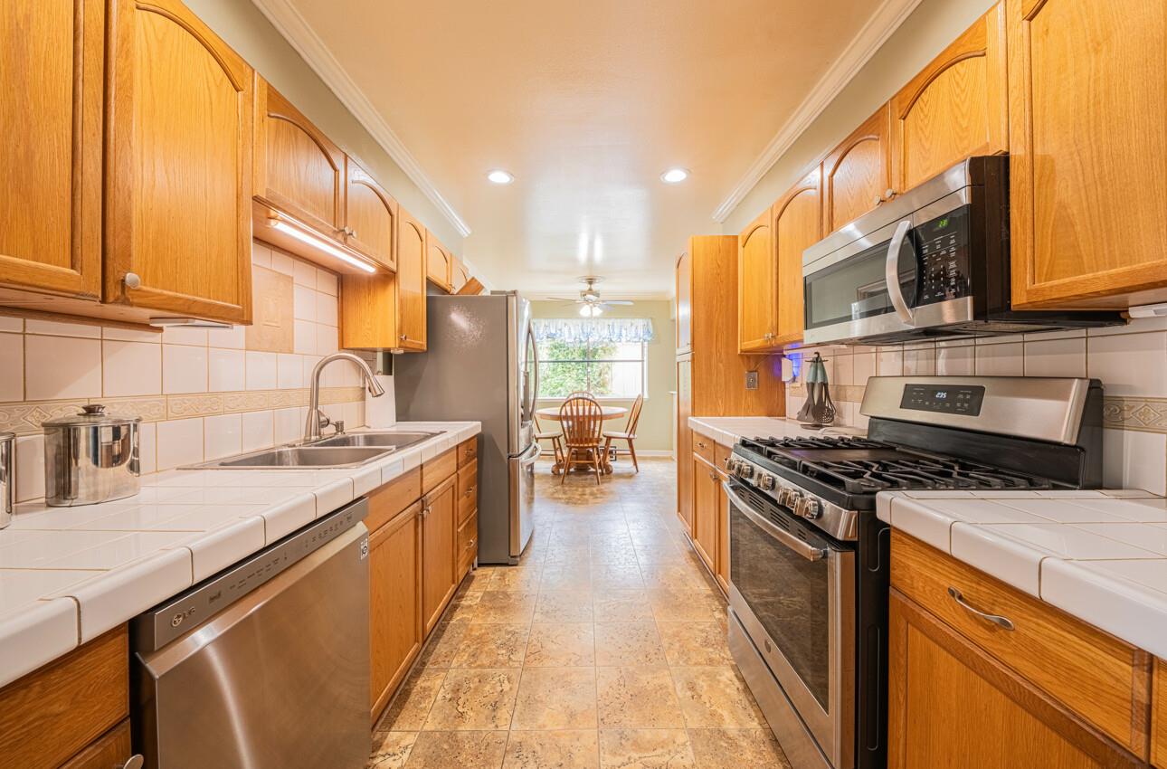 Detail Gallery Image 10 of 34 For 260 Paul Ave, Salinas,  CA 93906 - 3 Beds | 2 Baths
