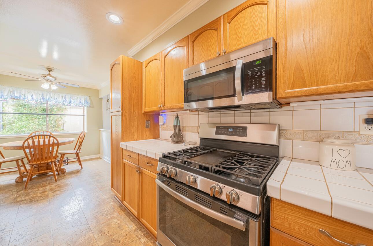 Detail Gallery Image 12 of 34 For 260 Paul Ave, Salinas,  CA 93906 - 3 Beds | 2 Baths