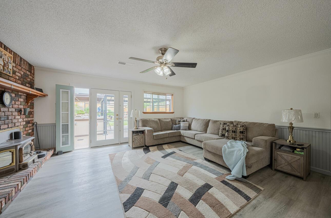 Detail Gallery Image 4 of 34 For 260 Paul Ave, Salinas,  CA 93906 - 3 Beds | 2 Baths