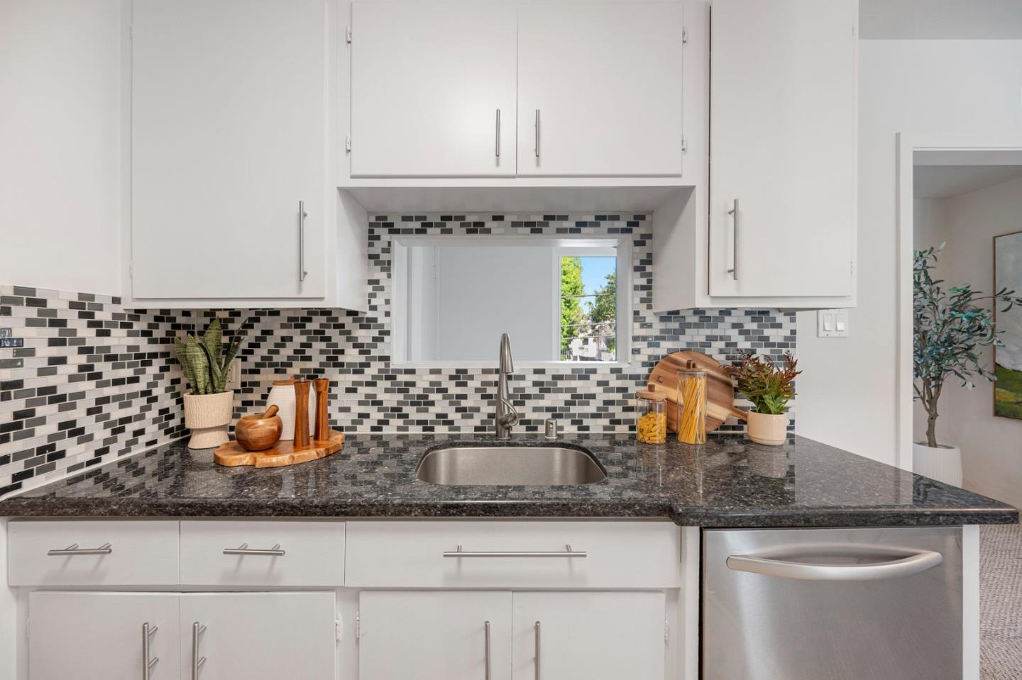 Detail Gallery Image 17 of 41 For 1335 Phelps Ave #8,  San Jose,  CA 95117 - 2 Beds | 1 Baths