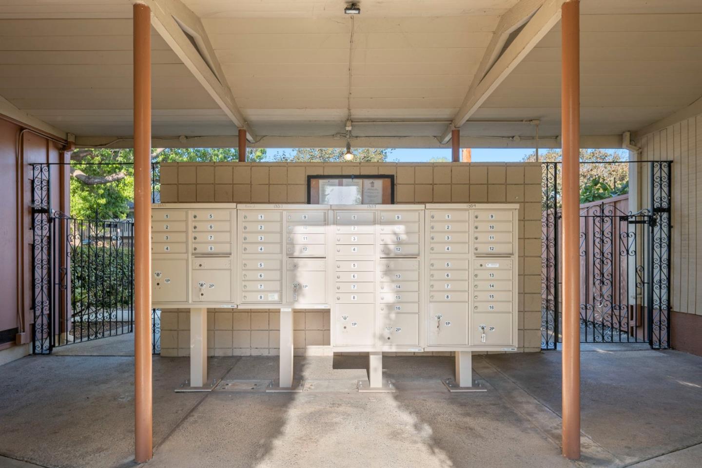 Detail Gallery Image 27 of 41 For 1335 Phelps Ave #8,  San Jose,  CA 95117 - 2 Beds | 1 Baths