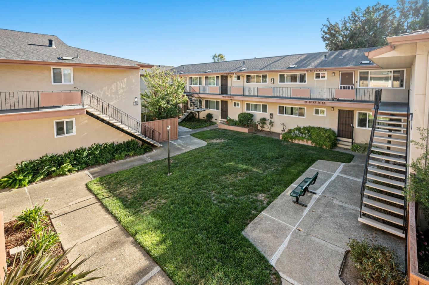 Detail Gallery Image 30 of 41 For 1335 Phelps Ave #8,  San Jose,  CA 95117 - 2 Beds | 1 Baths