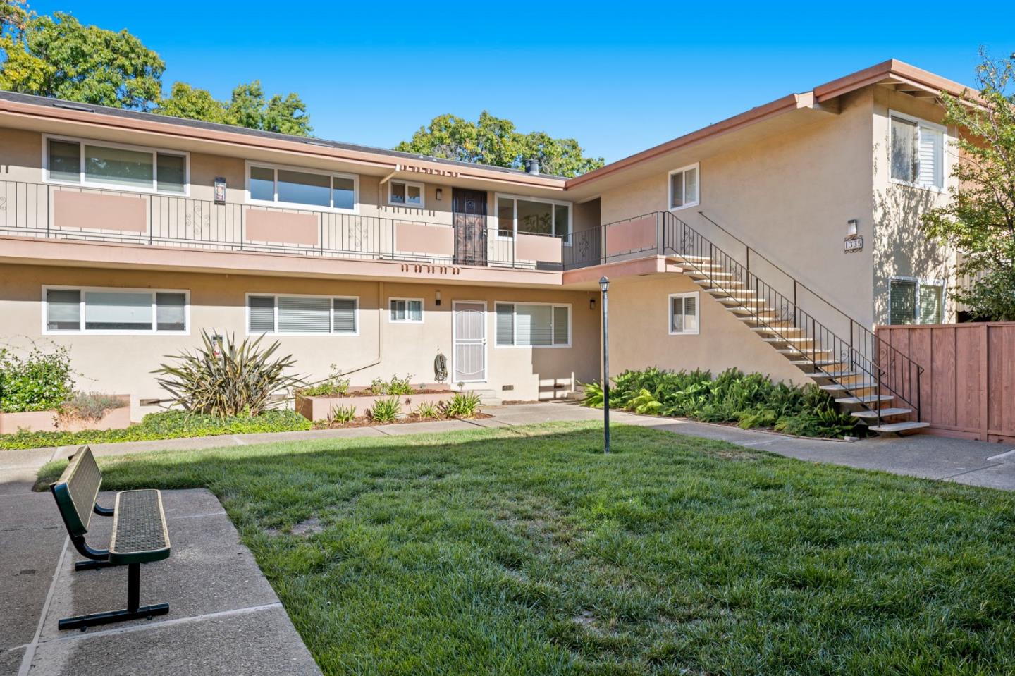 Detail Gallery Image 31 of 41 For 1335 Phelps Ave #8,  San Jose,  CA 95117 - 2 Beds | 1 Baths