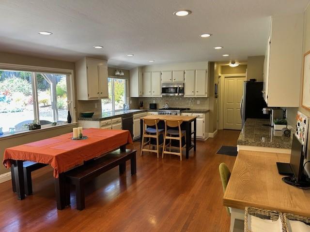 Detail Gallery Image 4 of 23 For 1118 Pinehurst Dr, Aptos,  CA 95003 - 3 Beds | 2/1 Baths