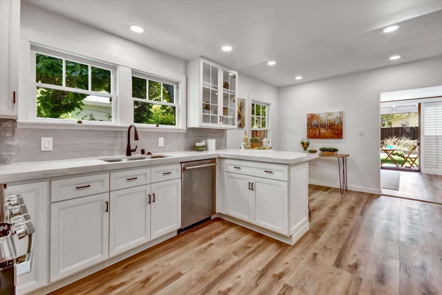 Detail Gallery Image 13 of 47 For 2268 Oberlin St, Palo Alto,  CA 94306 - 3 Beds | 2 Baths