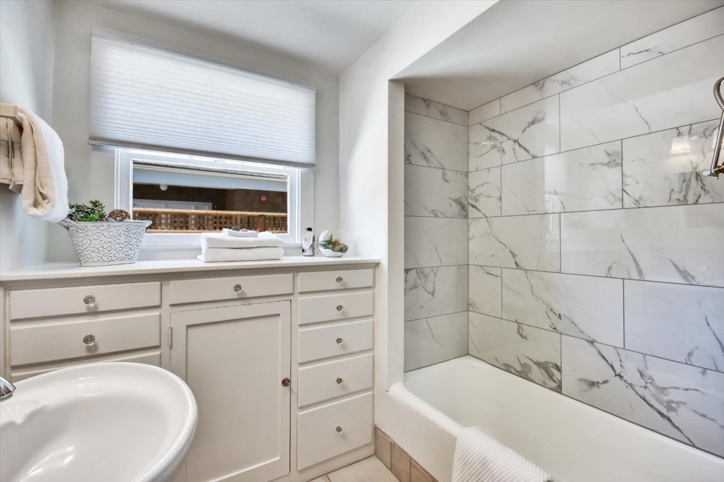Detail Gallery Image 23 of 47 For 2268 Oberlin St, Palo Alto,  CA 94306 - 3 Beds | 2 Baths