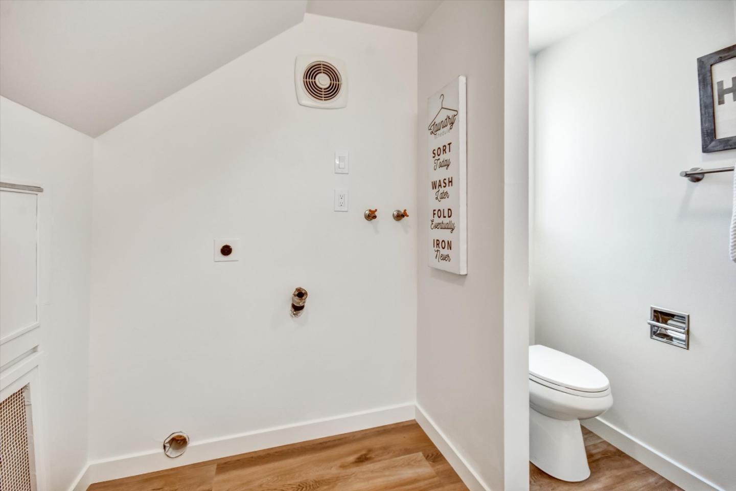 Detail Gallery Image 27 of 47 For 2268 Oberlin St, Palo Alto,  CA 94306 - 3 Beds | 2 Baths