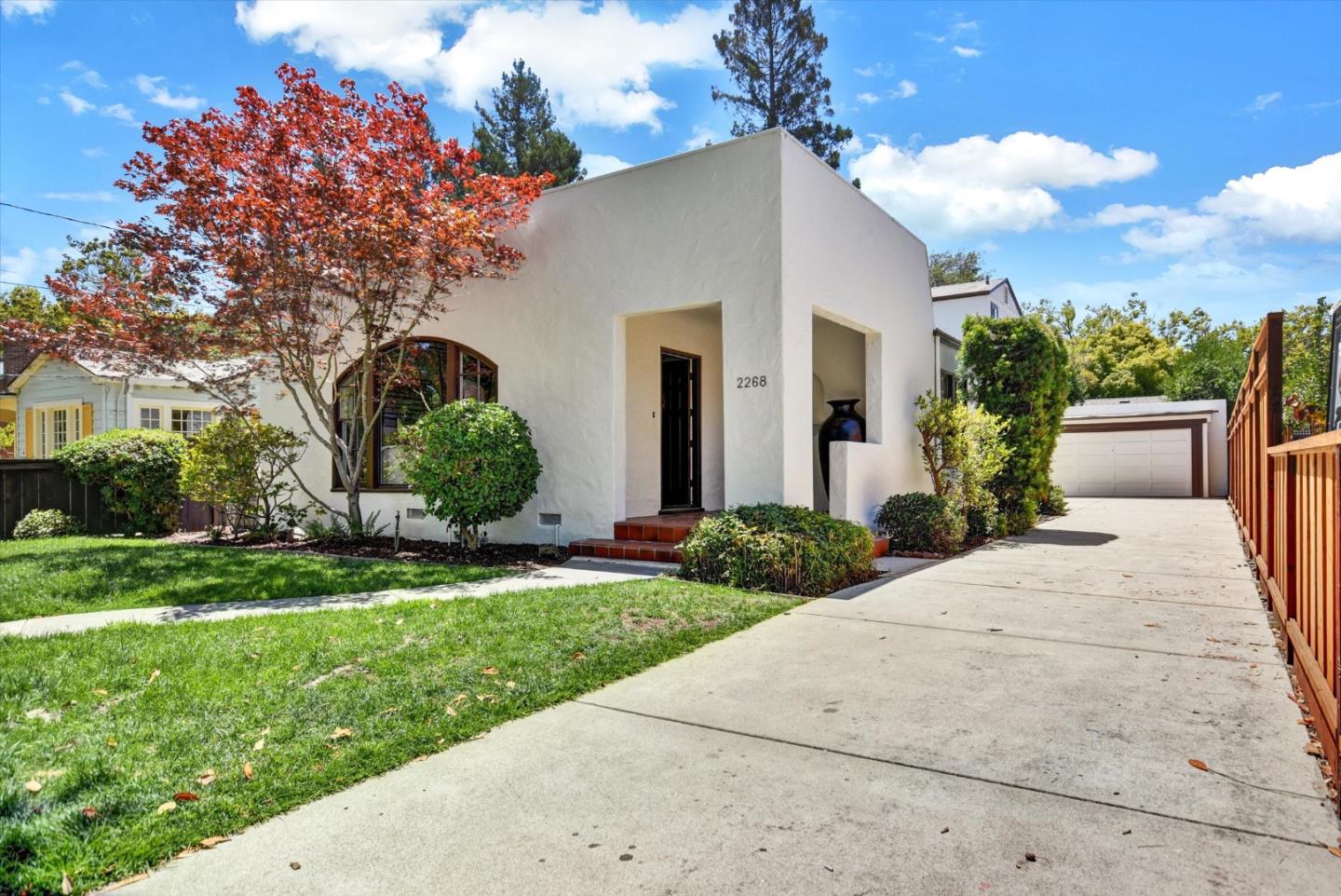 Detail Gallery Image 3 of 47 For 2268 Oberlin St, Palo Alto,  CA 94306 - 3 Beds | 2 Baths