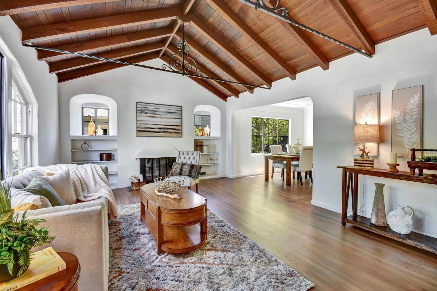 Detail Gallery Image 6 of 47 For 2268 Oberlin St, Palo Alto,  CA 94306 - 3 Beds | 2 Baths