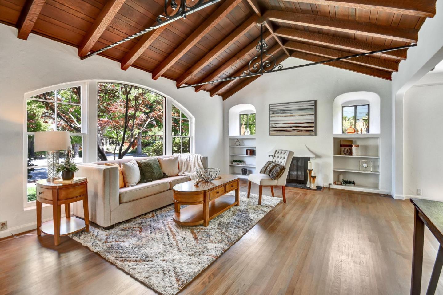 Detail Gallery Image 7 of 47 For 2268 Oberlin St, Palo Alto,  CA 94306 - 3 Beds | 2 Baths