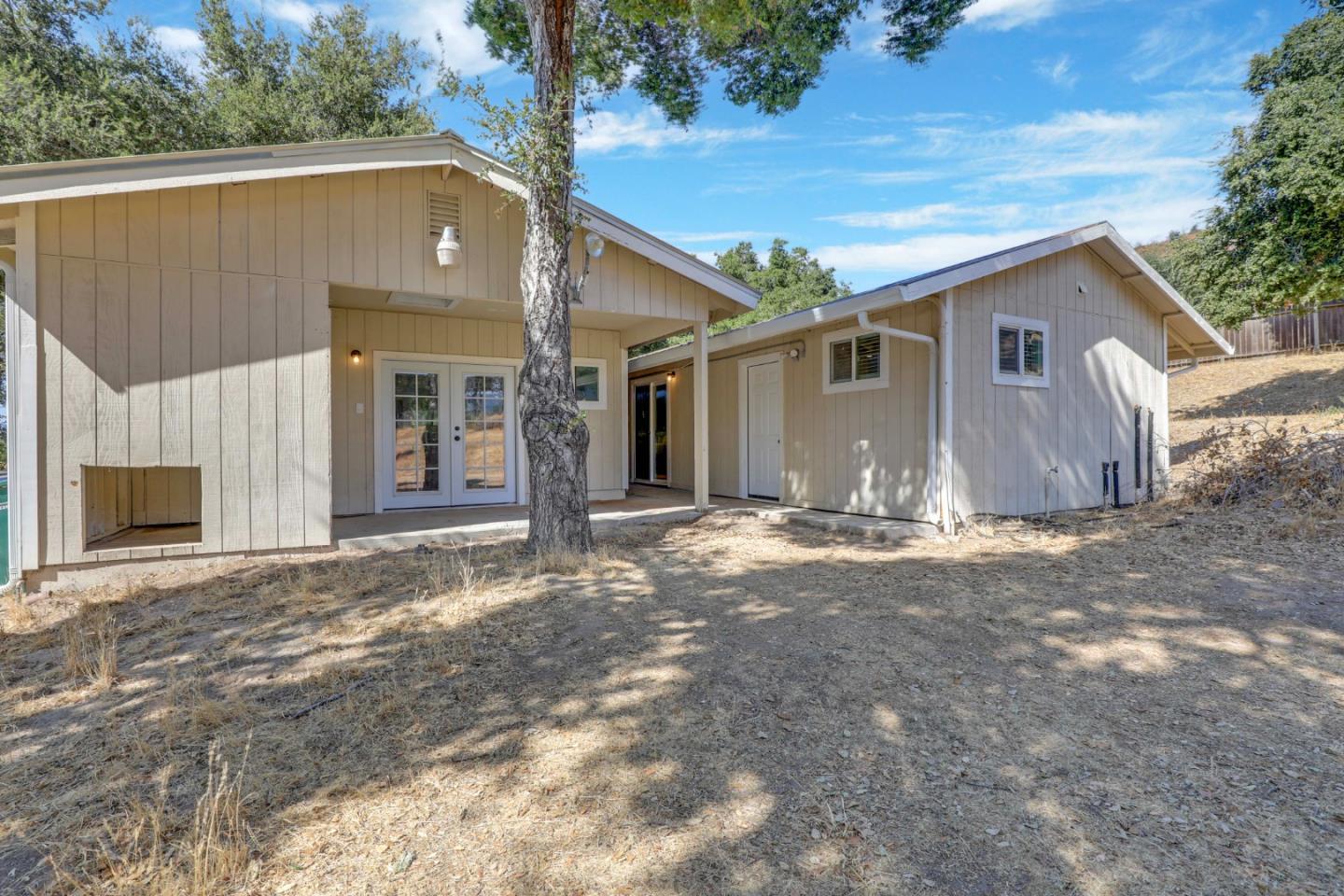 Detail Gallery Image 18 of 31 For 19235 Cachagua Rd, Carmel Valley,  CA 93924 - 3 Beds | 2 Baths