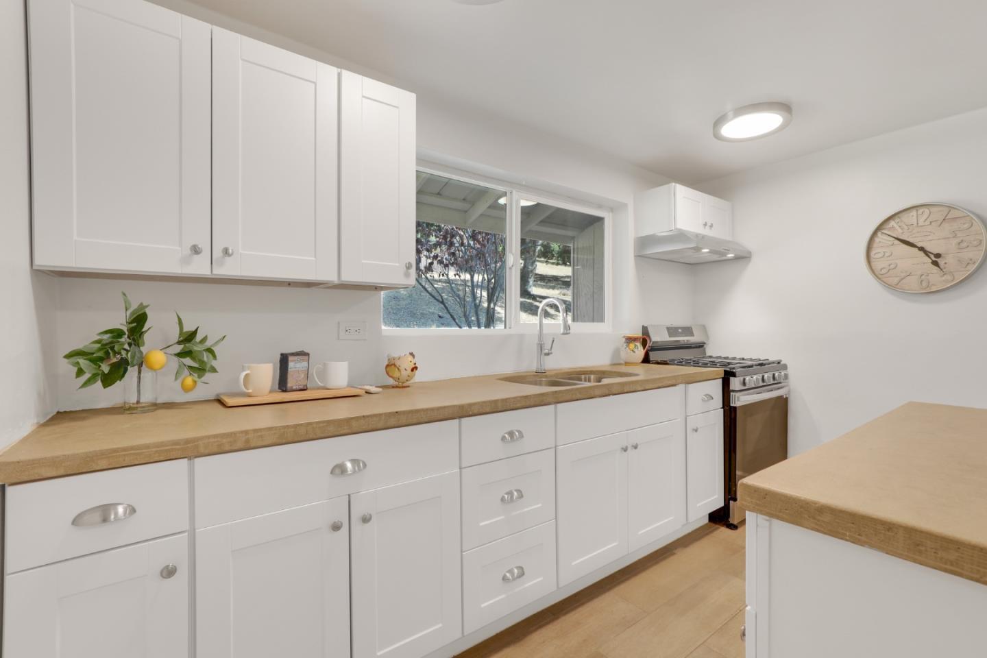 Detail Gallery Image 23 of 31 For 19235 Cachagua Rd, Carmel Valley,  CA 93924 - 3 Beds | 2 Baths