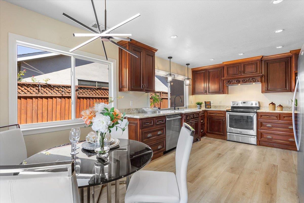 Detail Gallery Image 4 of 27 For 5993 Lean Ave, San Jose,  CA 95123 - 3 Beds | 2 Baths