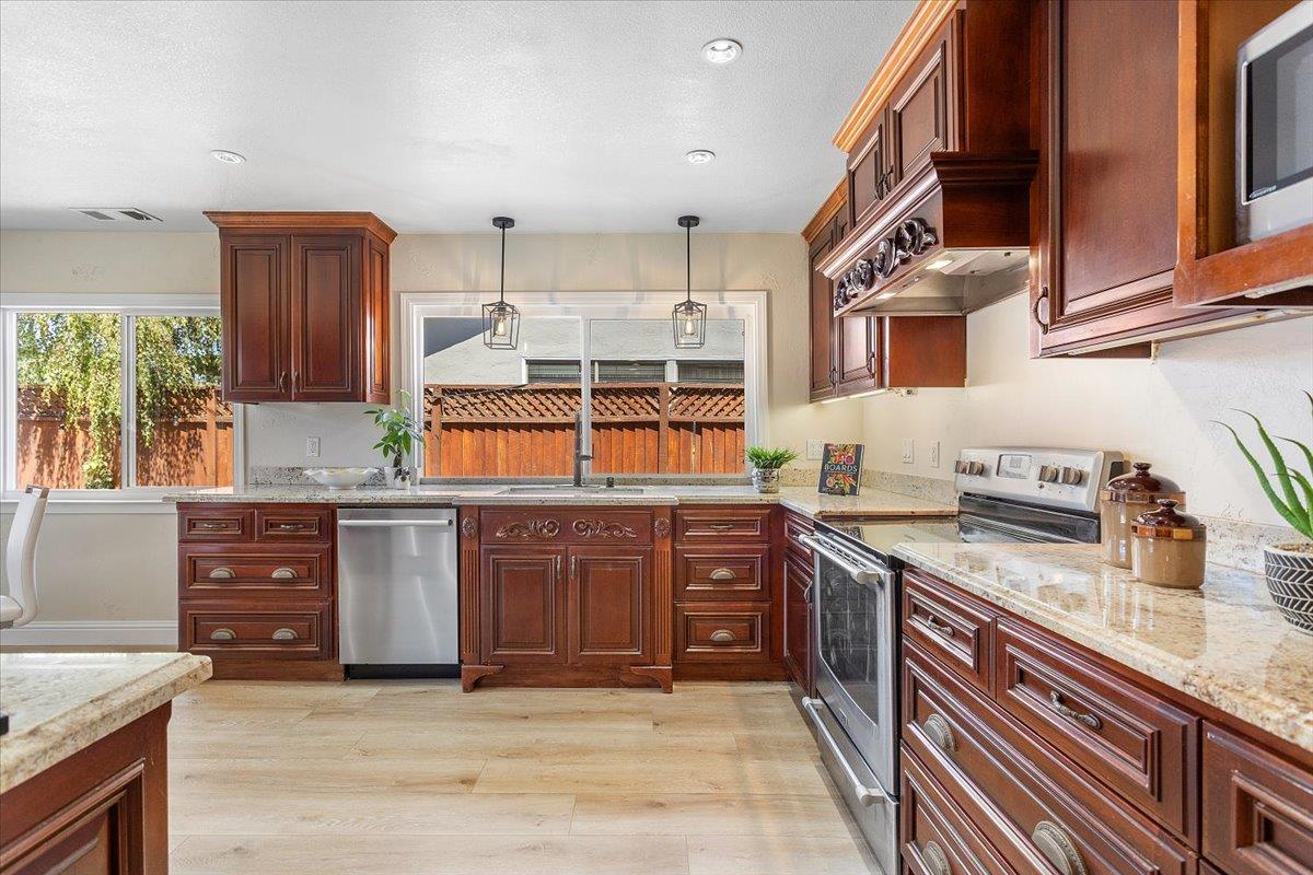Detail Gallery Image 5 of 27 For 5993 Lean Ave, San Jose,  CA 95123 - 3 Beds | 2 Baths