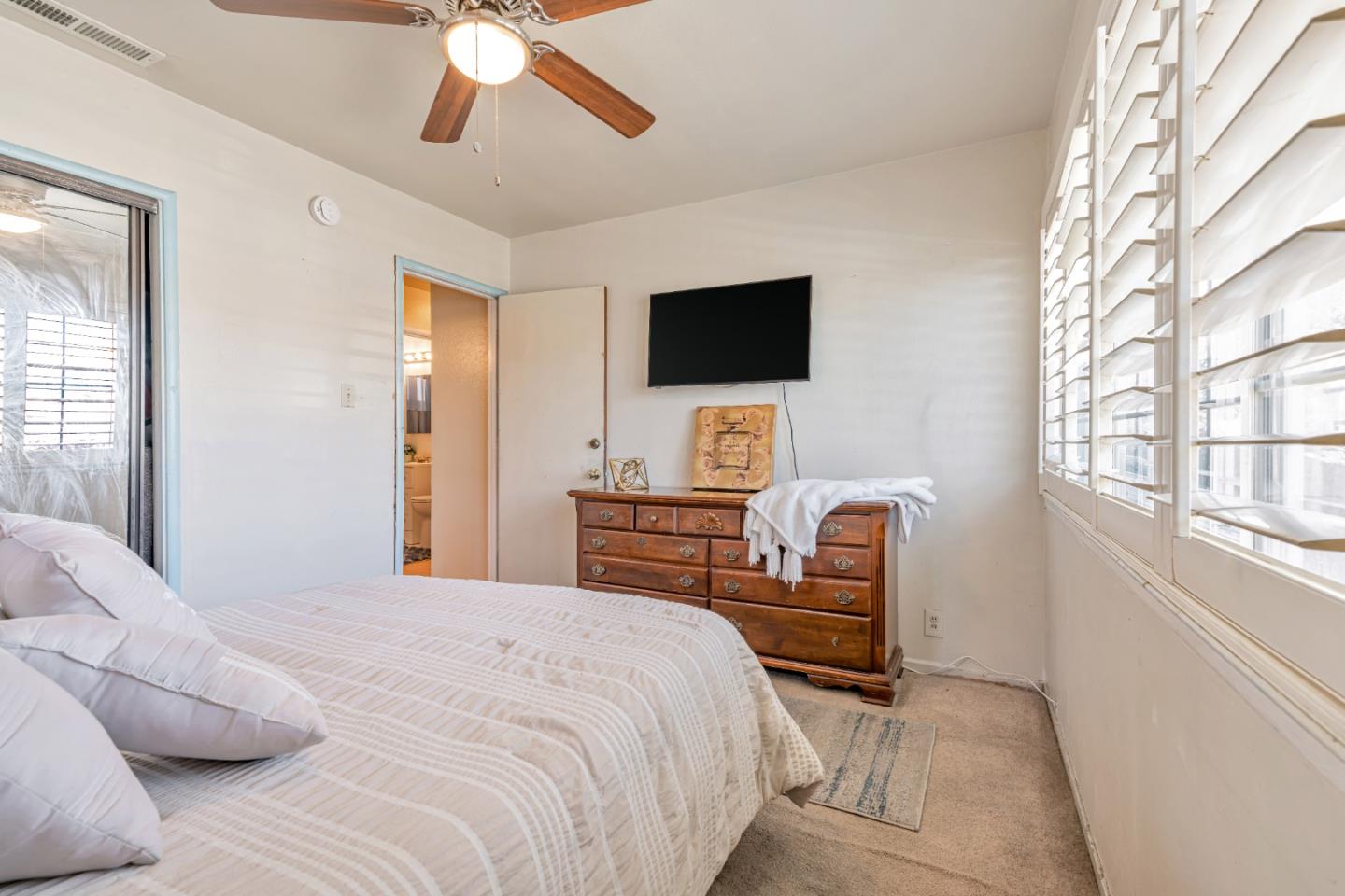 Detail Gallery Image 19 of 36 For 130 Cypress St, Redwood City,  CA 94061 - 3 Beds | 2 Baths