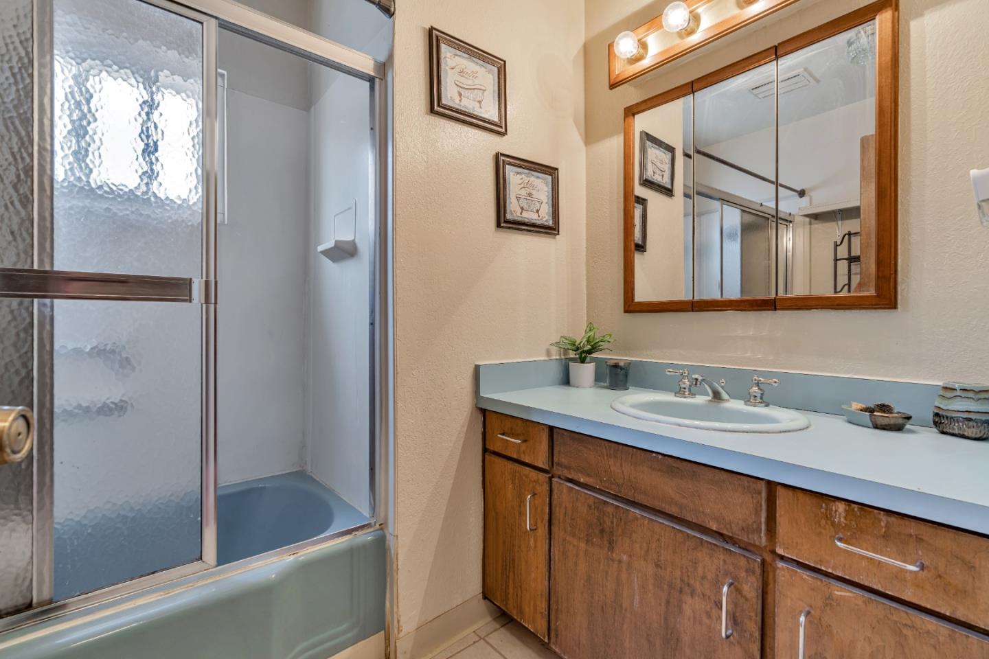 Detail Gallery Image 20 of 36 For 130 Cypress St, Redwood City,  CA 94061 - 3 Beds | 2 Baths