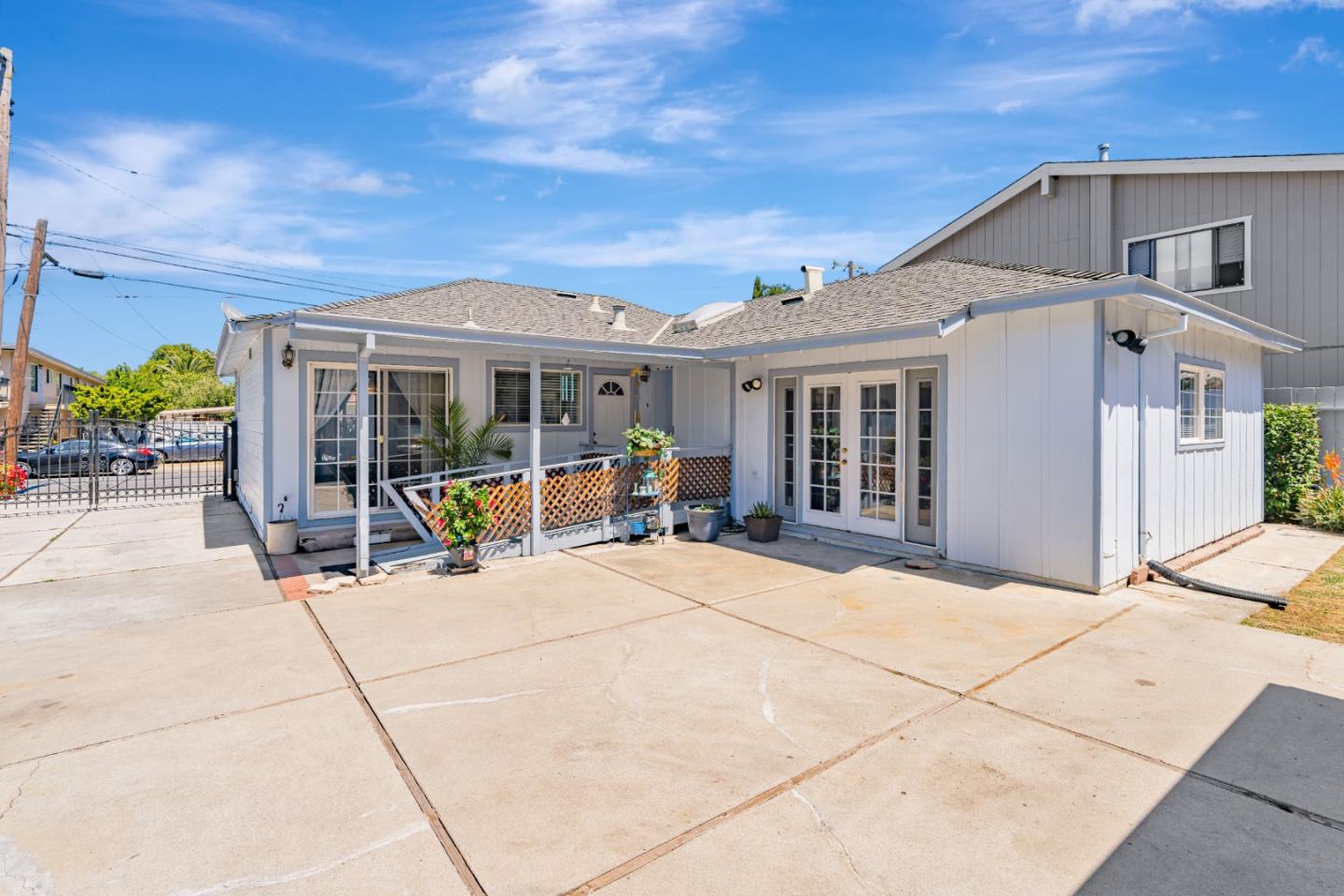 Detail Gallery Image 25 of 36 For 130 Cypress St, Redwood City,  CA 94061 - 3 Beds | 2 Baths