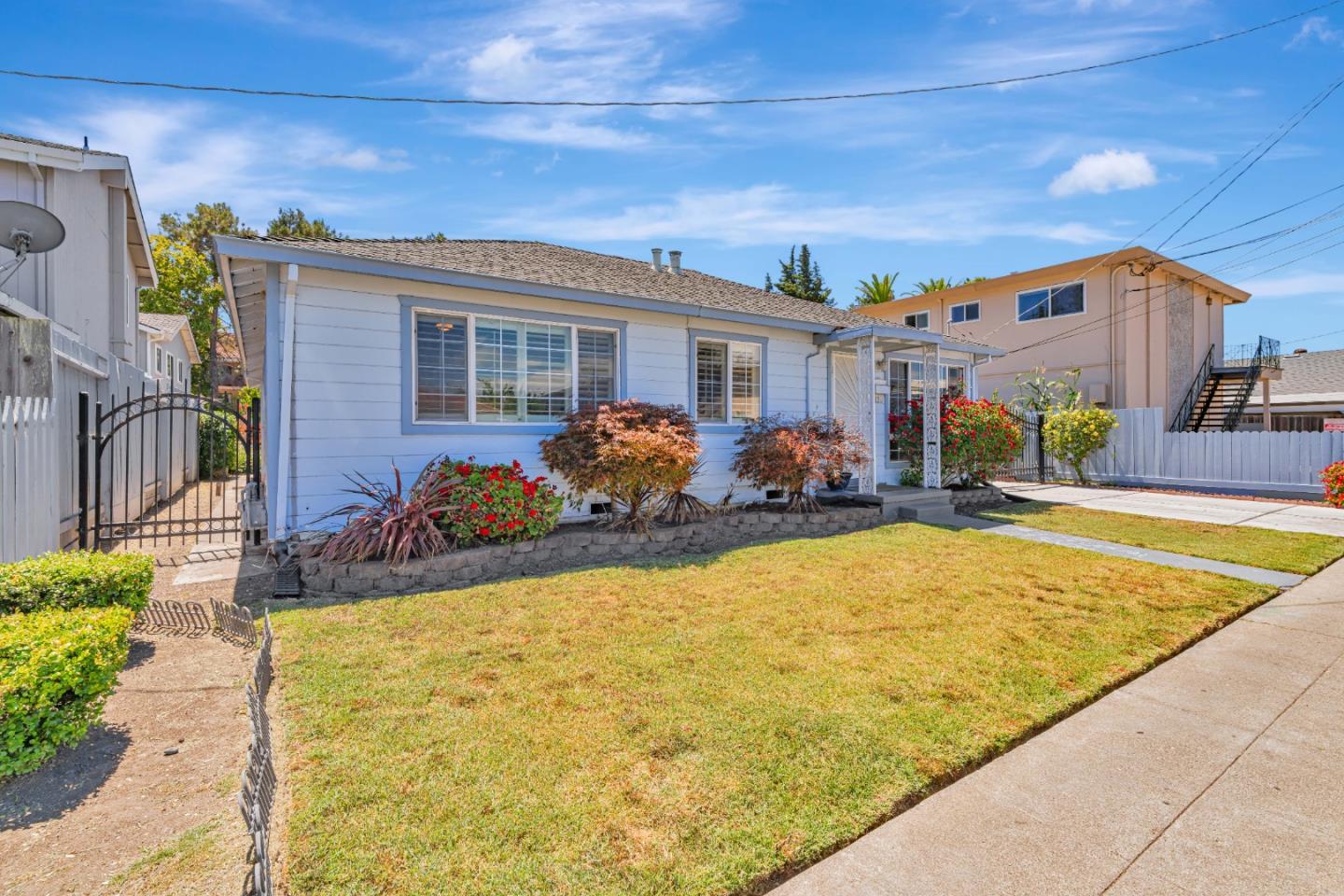 Detail Gallery Image 36 of 36 For 130 Cypress St, Redwood City,  CA 94061 - 3 Beds | 2 Baths