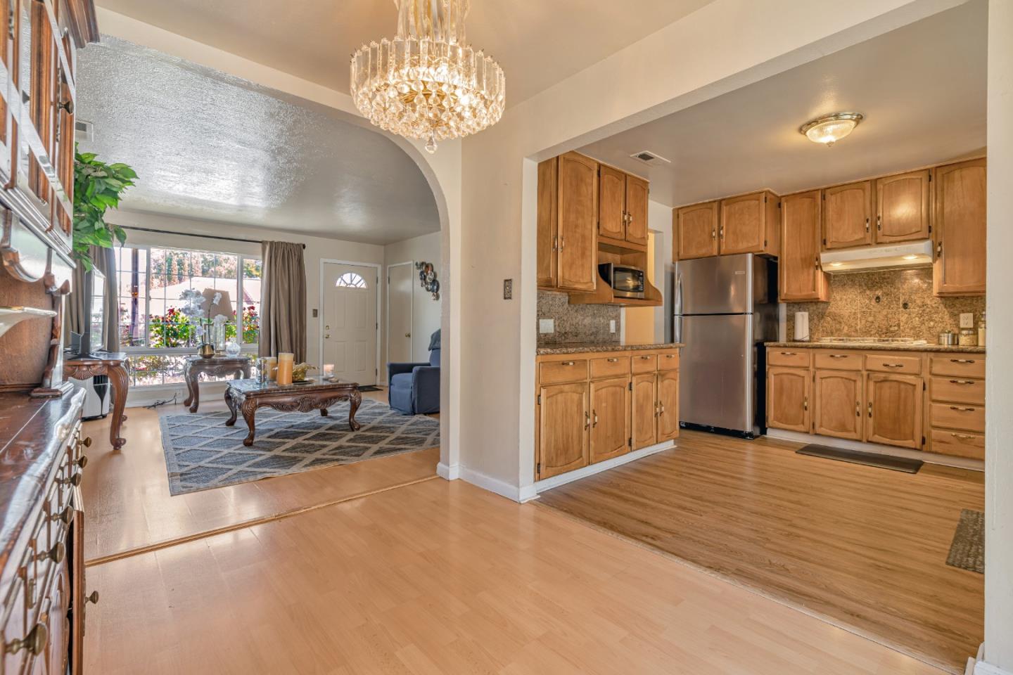 Detail Gallery Image 7 of 36 For 130 Cypress St, Redwood City,  CA 94061 - 3 Beds | 2 Baths