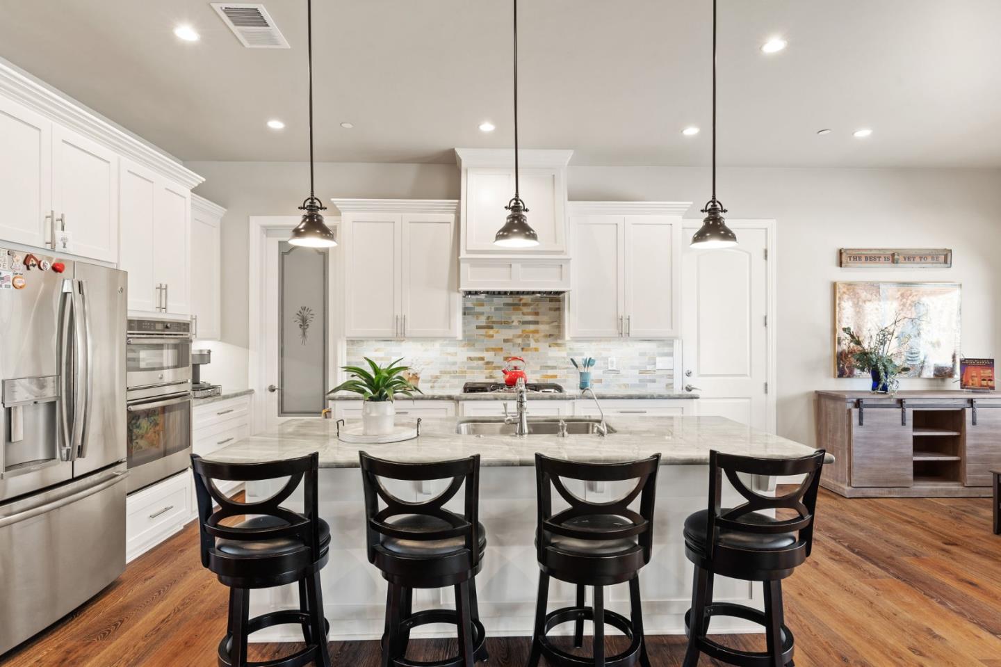 Detail Gallery Image 10 of 60 For 7251 Diablo Hills Rd, Tres Pinos,  CA 95075 - 4 Beds | 2/1 Baths