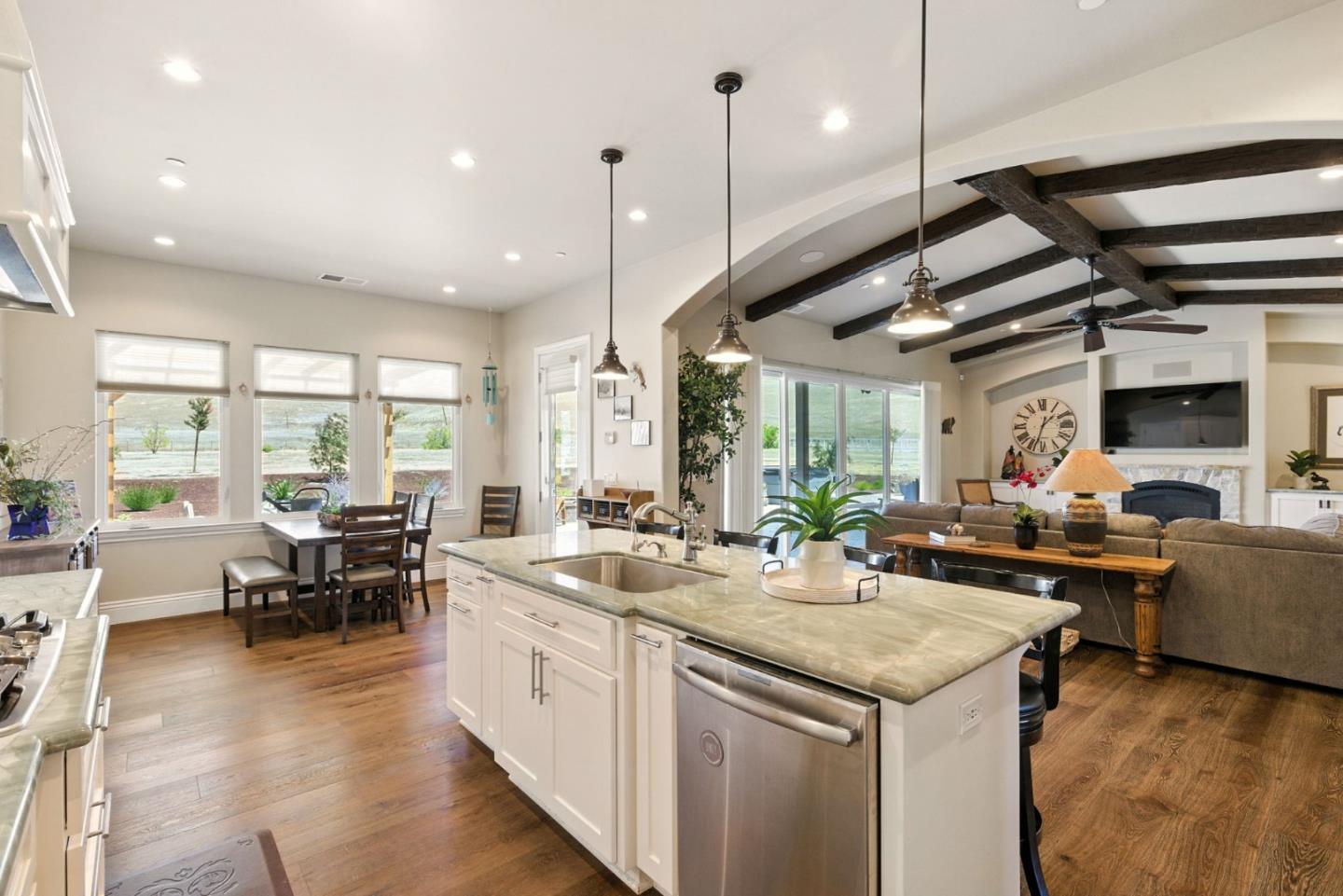 Detail Gallery Image 14 of 60 For 7251 Diablo Hills Rd, Tres Pinos,  CA 95075 - 4 Beds | 2/1 Baths