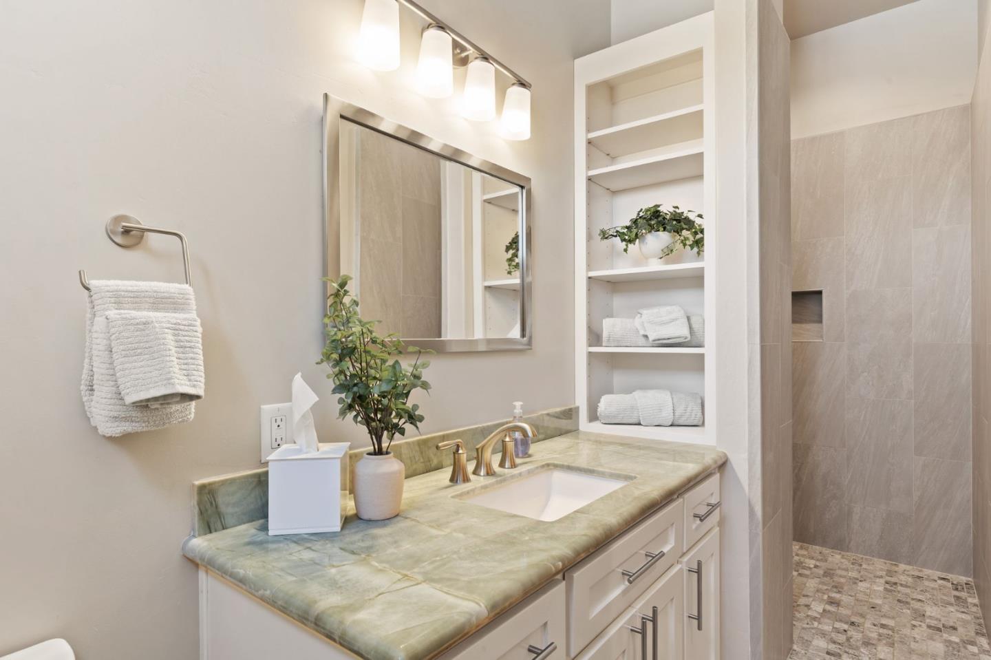 Detail Gallery Image 23 of 60 For 7251 Diablo Hills Rd, Tres Pinos,  CA 95075 - 4 Beds | 2/1 Baths
