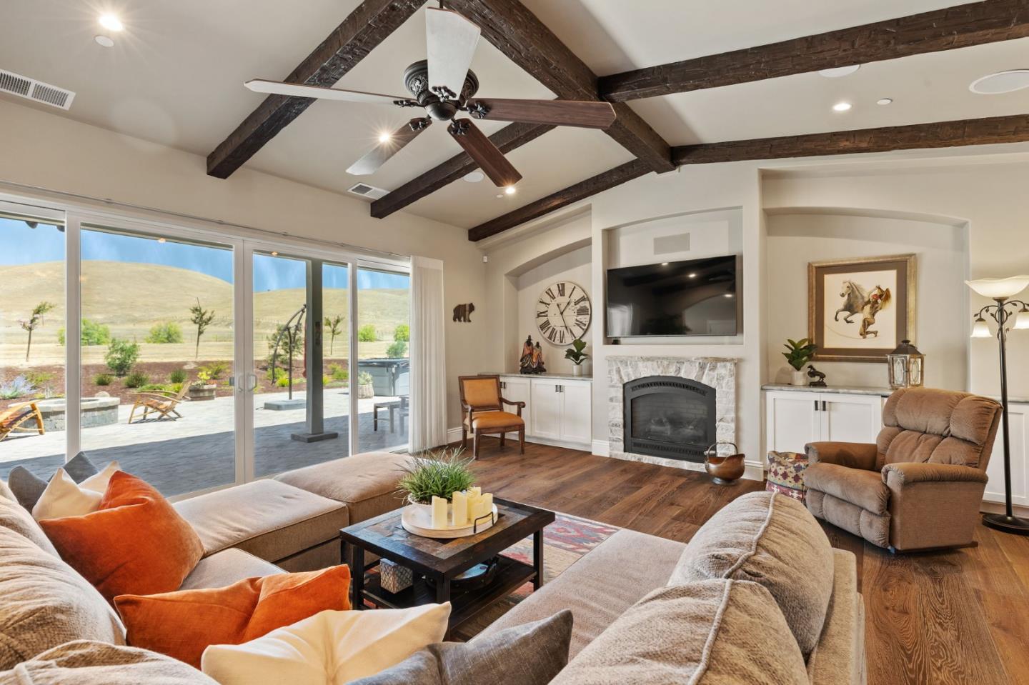 Detail Gallery Image 6 of 60 For 7251 Diablo Hills Rd, Tres Pinos,  CA 95075 - 4 Beds | 2/1 Baths