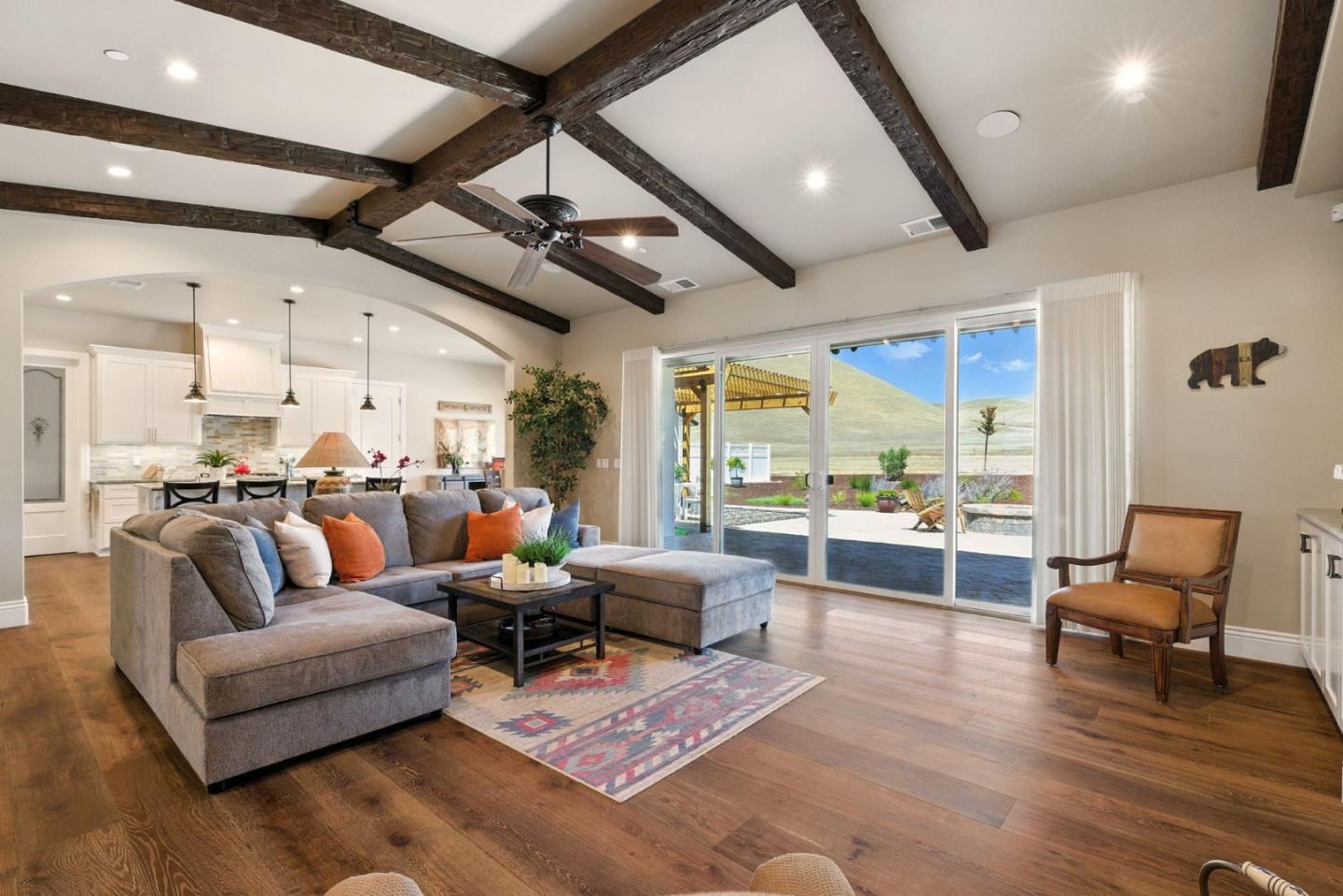 Detail Gallery Image 8 of 60 For 7251 Diablo Hills Rd, Tres Pinos,  CA 95075 - 4 Beds | 2/1 Baths