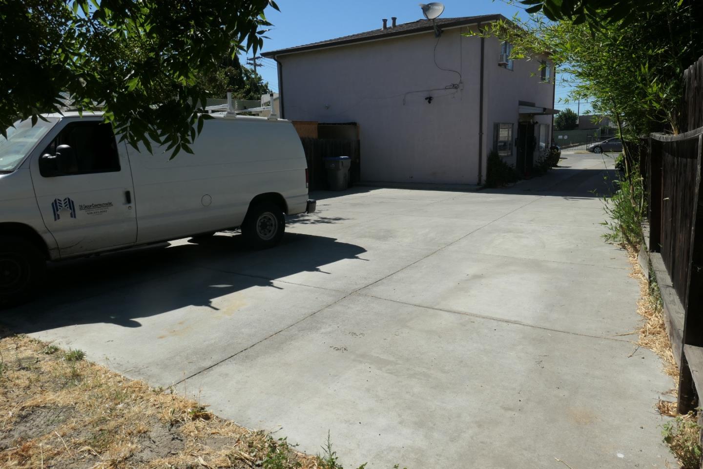 Detail Gallery Image 2 of 14 For 1470 E San Antonio St, San Jose,  CA 95116 - – Beds | – Baths