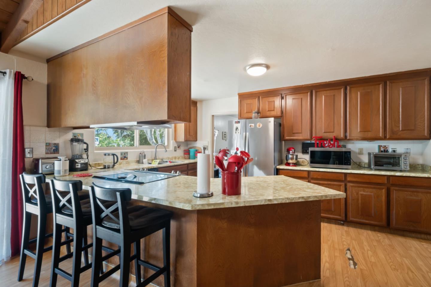 Detail Gallery Image 16 of 39 For 11745 Tam Oshanter Dr, Salinas,  CA 93906 - 3 Beds | 2 Baths