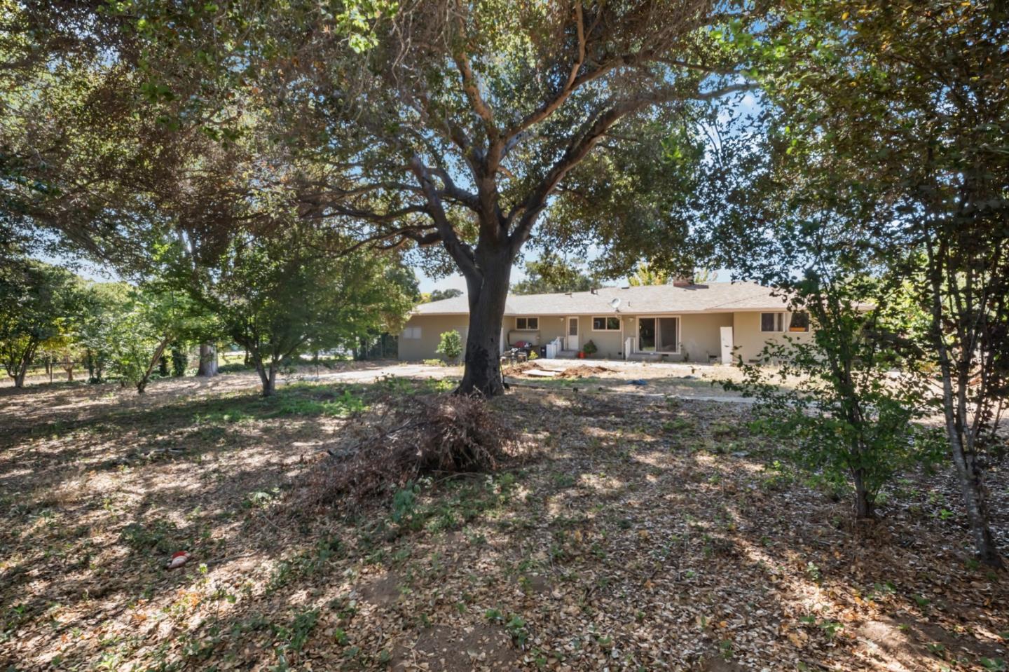 Detail Gallery Image 25 of 39 For 11745 Tam Oshanter Dr, Salinas,  CA 93906 - 3 Beds | 2 Baths
