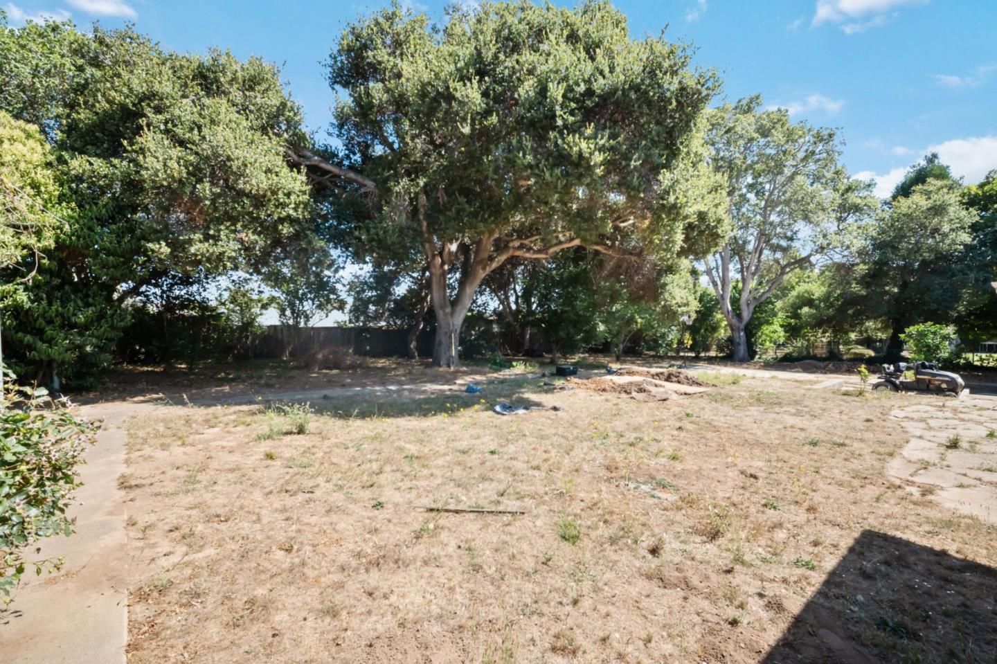 Detail Gallery Image 26 of 39 For 11745 Tam Oshanter Dr, Salinas,  CA 93906 - 3 Beds | 2 Baths