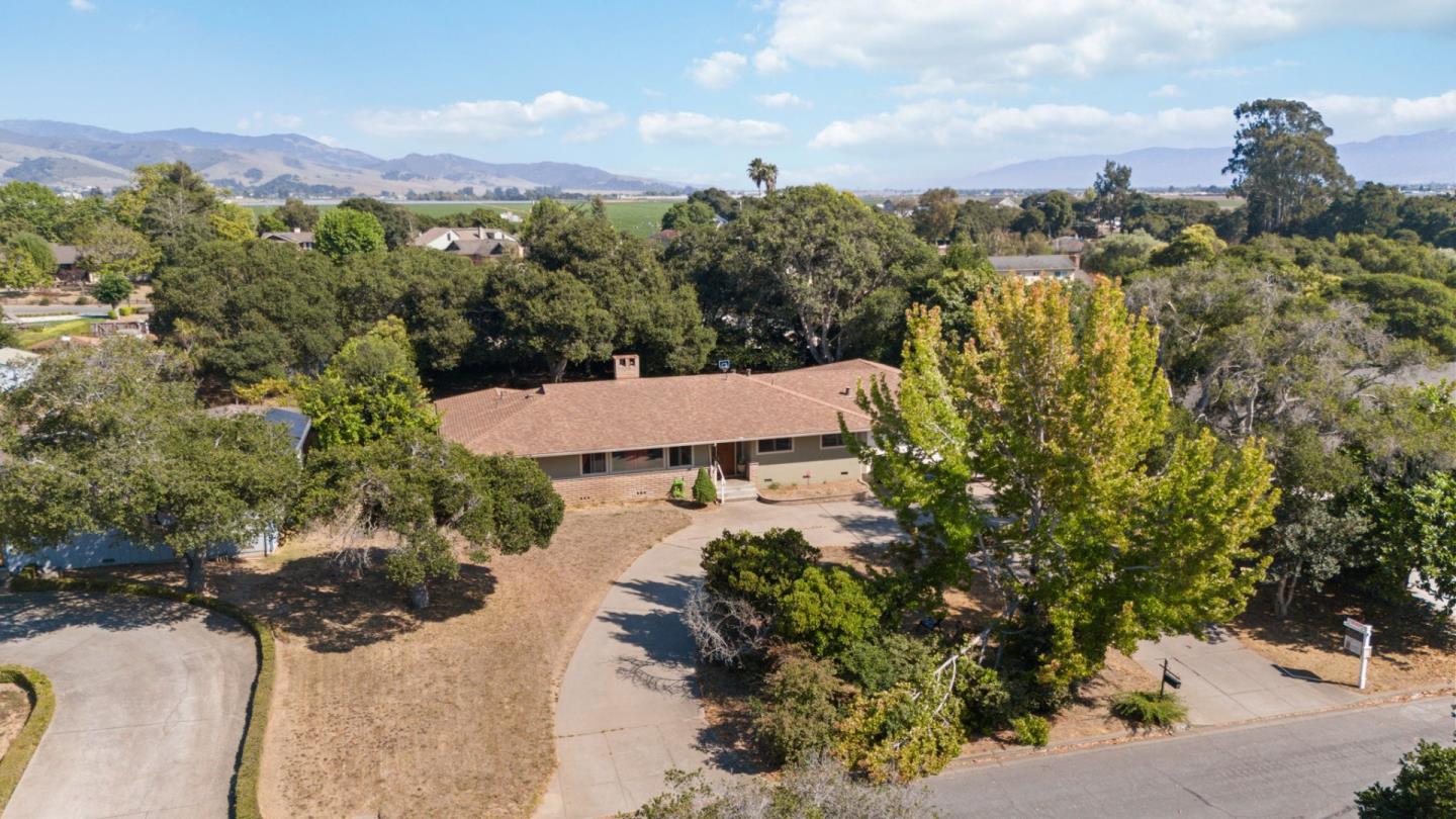 Detail Gallery Image 28 of 39 For 11745 Tam Oshanter Dr, Salinas,  CA 93906 - 3 Beds | 2 Baths