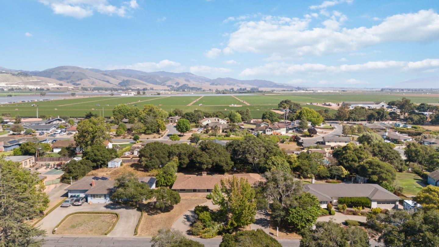 Detail Gallery Image 31 of 39 For 11745 Tam Oshanter Dr, Salinas,  CA 93906 - 3 Beds | 2 Baths